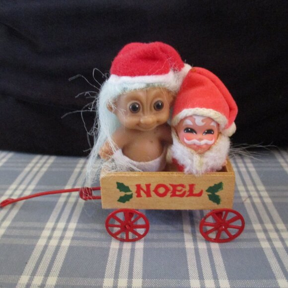 FINAL SALE Santa Liddle Kiddle Mattel & Russ Berrie baby Santa Troll Doll Wagon - Picture 1 of 12